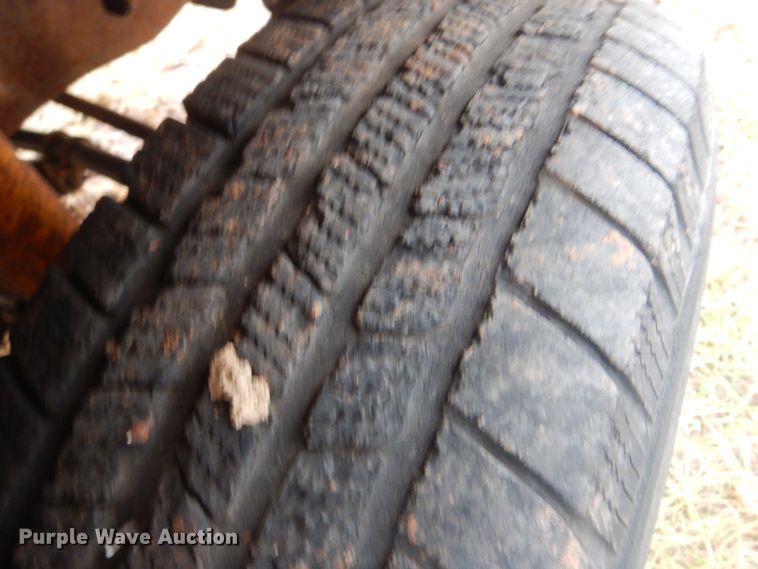 image for item FF9224 1997 Ford F450 Super Duty utility truck