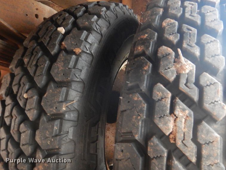 image for item FF9224 1997 Ford F450 Super Duty utility truck