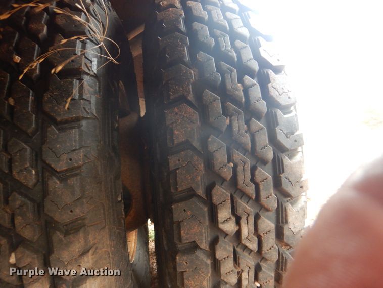 image for item FF9224 1997 Ford F450 Super Duty utility truck