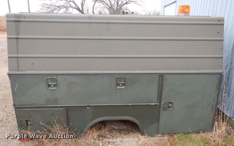 image for item FF9225 Enclosed utility bed