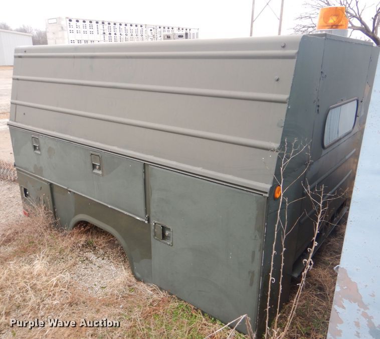 image for item FF9225 Enclosed utility bed