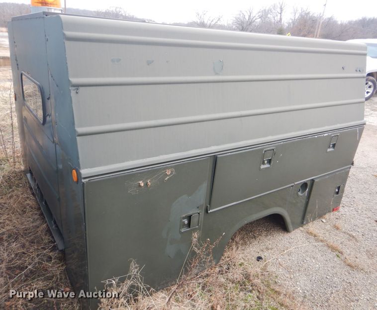 image for item FF9225 Enclosed utility bed