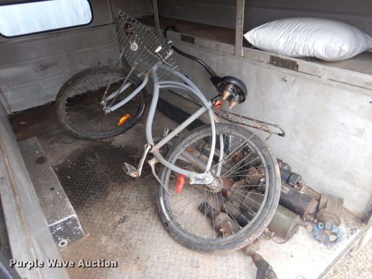 image for item FF9225 Enclosed utility bed