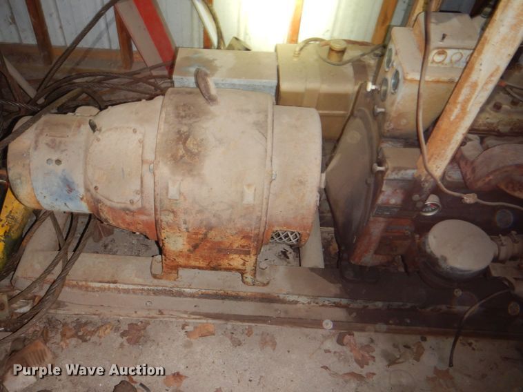 image for item FF9226 Signal Corps PE79-F generator