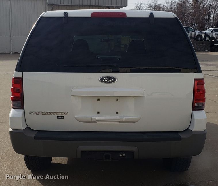 image for item GA9445 2003 Ford Expedition SUV