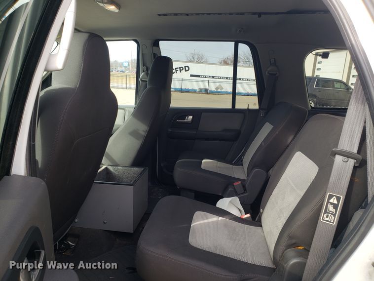 image for item GA9445 2003 Ford Expedition SUV