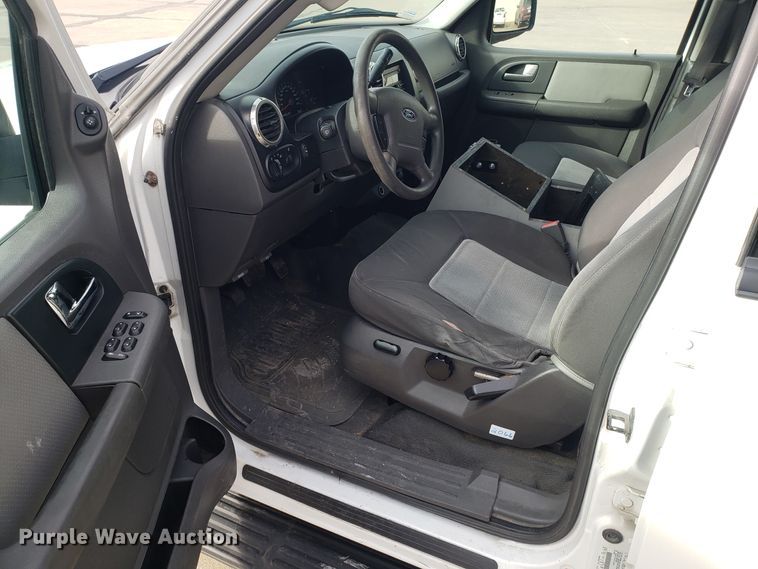 image for item GA9445 2003 Ford Expedition SUV