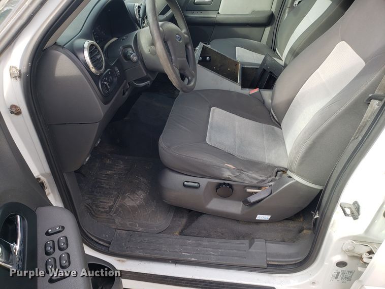 image for item GA9445 2003 Ford Expedition SUV