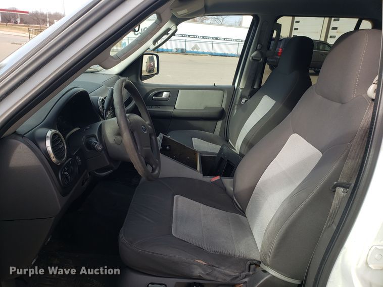 image for item GA9445 2003 Ford Expedition SUV