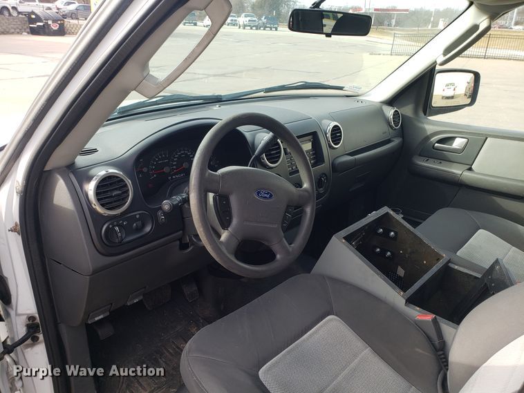 image for item GA9445 2003 Ford Expedition SUV