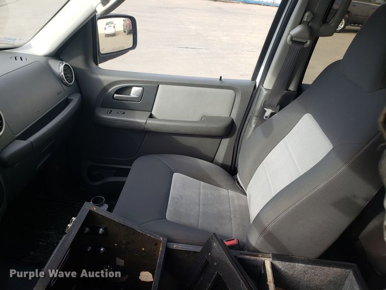 image for item GA9445 2003 Ford Expedition SUV