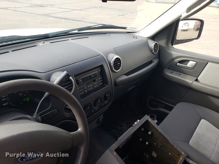 image for item GA9445 2003 Ford Expedition SUV