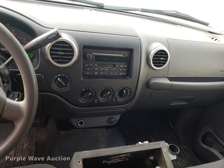 image for item GA9445 2003 Ford Expedition SUV