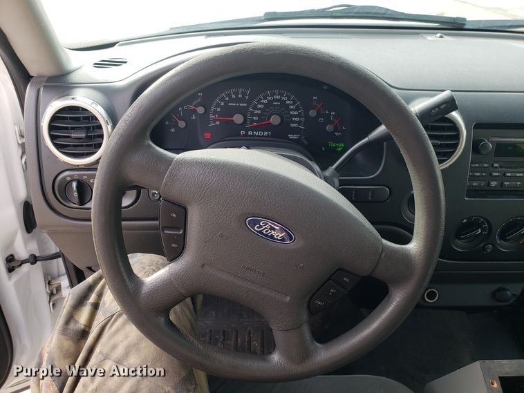 image for item GA9445 2003 Ford Expedition SUV