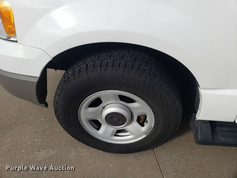 image for item GA9445 2003 Ford Expedition SUV