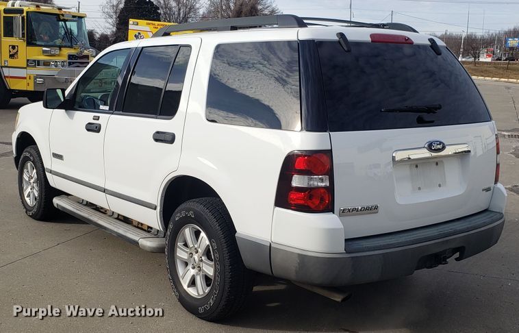 image for item GA9446 2006 Ford Explorer SUV