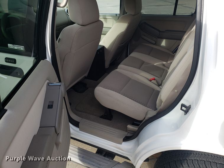 image for item GA9446 2006 Ford Explorer SUV
