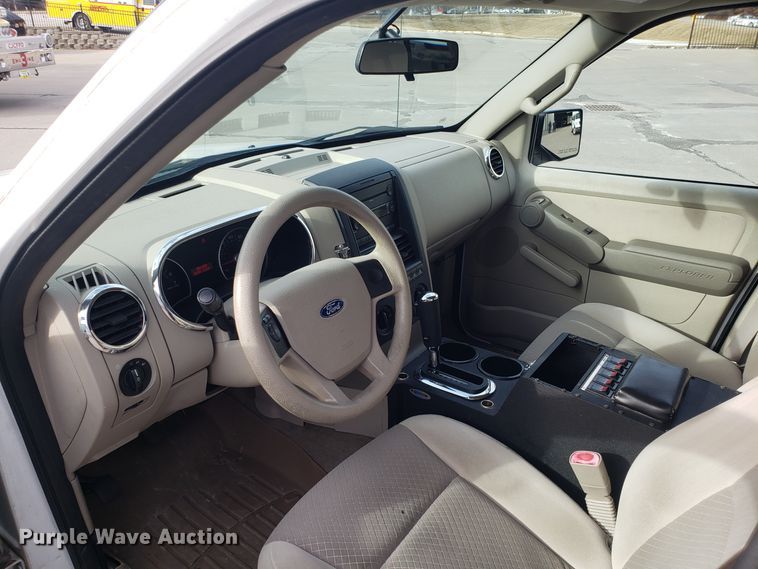 image for item GA9446 2006 Ford Explorer SUV