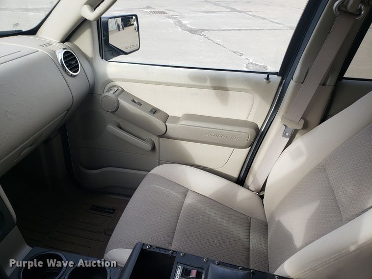 image for item GA9446 2006 Ford Explorer SUV