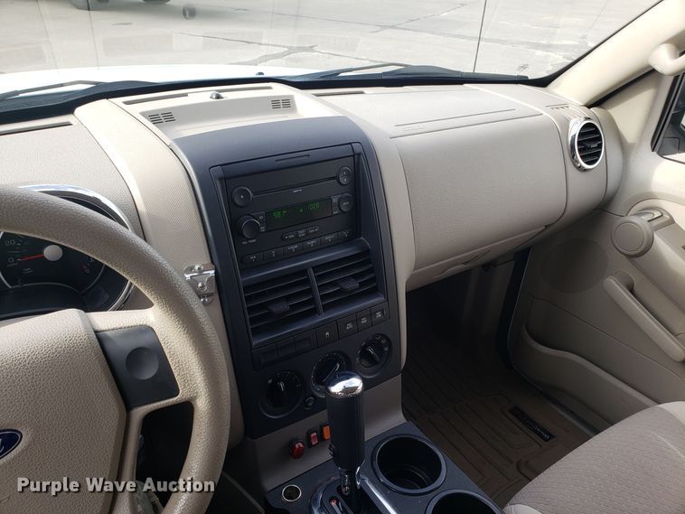 image for item GA9446 2006 Ford Explorer SUV