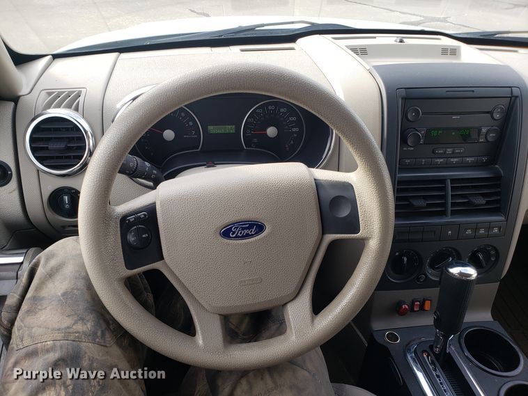 image for item GA9446 2006 Ford Explorer SUV