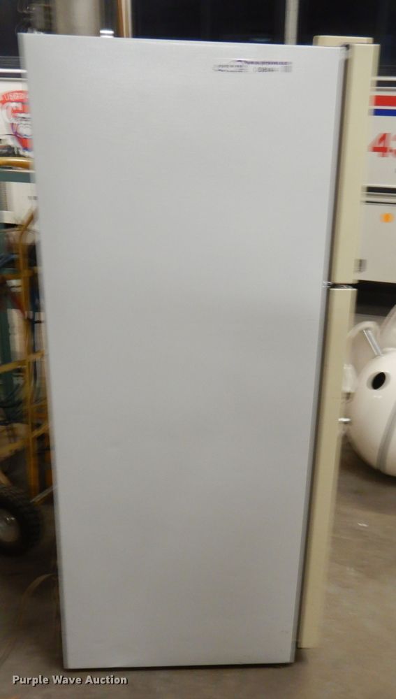 image for item GB9644 General Electric refrigerator
