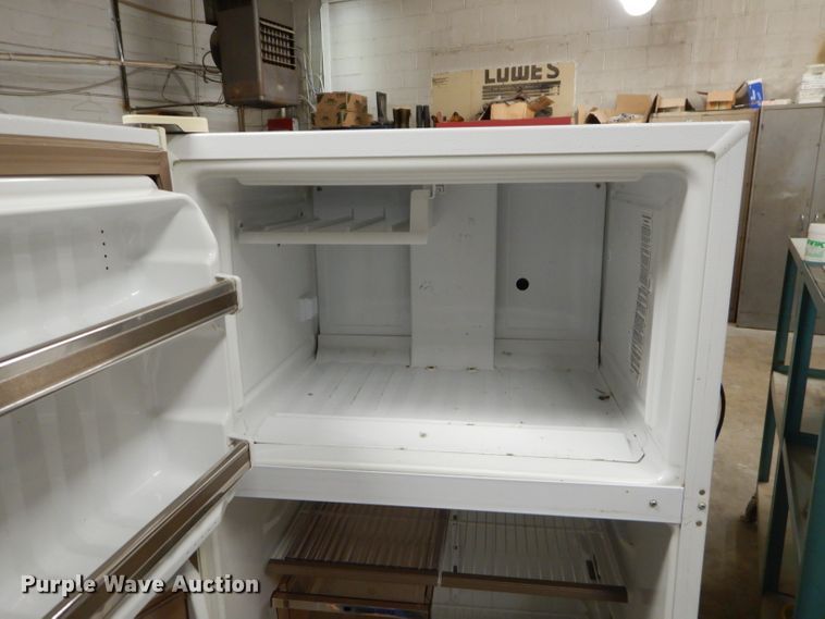 image for item GB9644 General Electric refrigerator