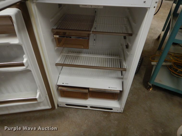 image for item GB9644 General Electric refrigerator