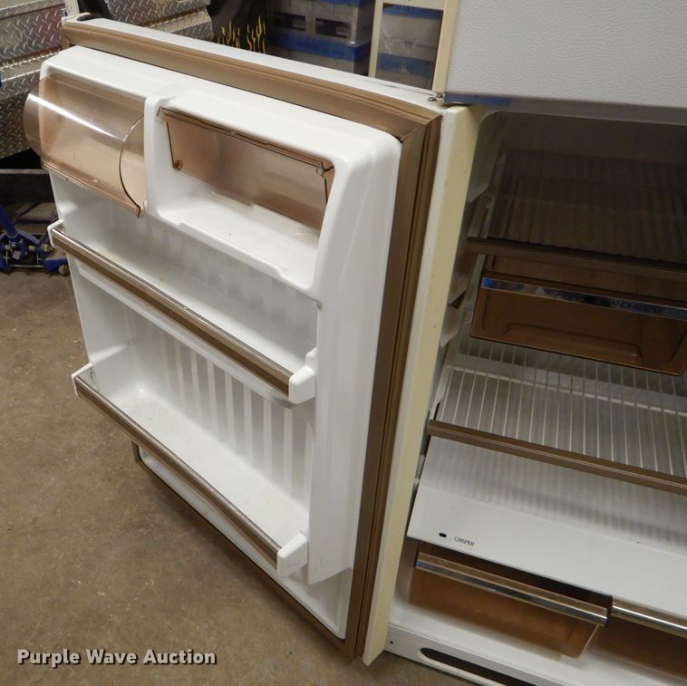 image for item GB9644 General Electric refrigerator