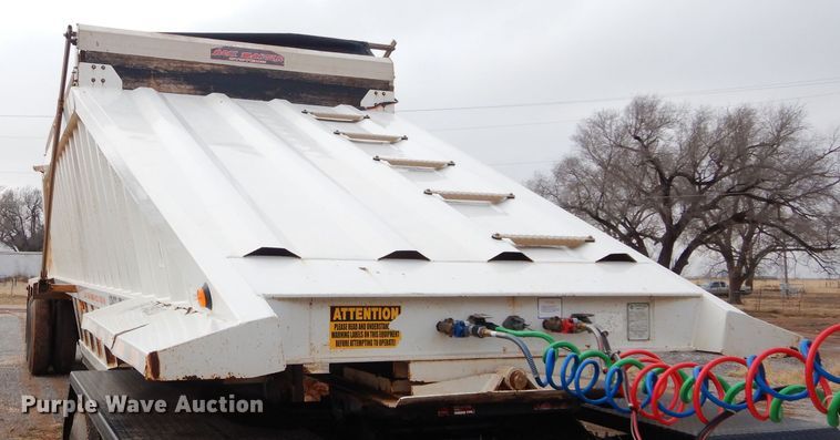 image for item GE9051 2014 Armorlite SBD-40 bottom dump trailer