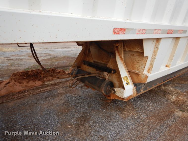 image for item GE9051 2014 Armorlite SBD-40 bottom dump trailer
