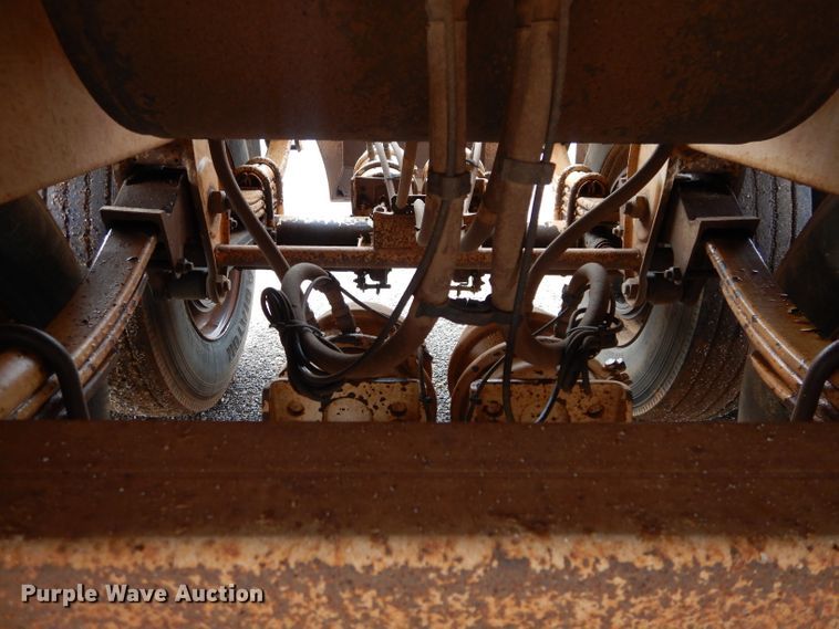 image for item GE9051 2014 Armorlite SBD-40 bottom dump trailer