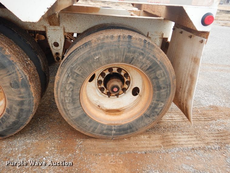 image for item GE9051 2014 Armorlite SBD-40 bottom dump trailer