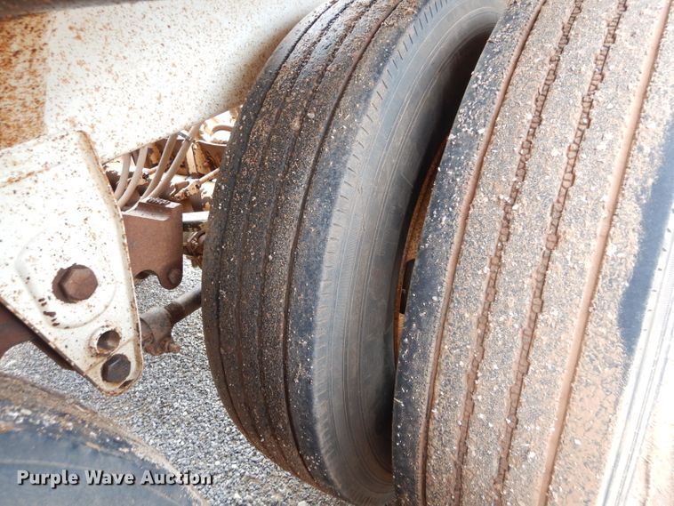 image for item GE9051 2014 Armorlite SBD-40 bottom dump trailer