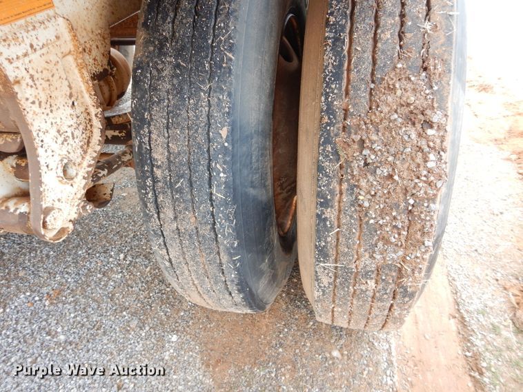 image for item GE9051 2014 Armorlite SBD-40 bottom dump trailer