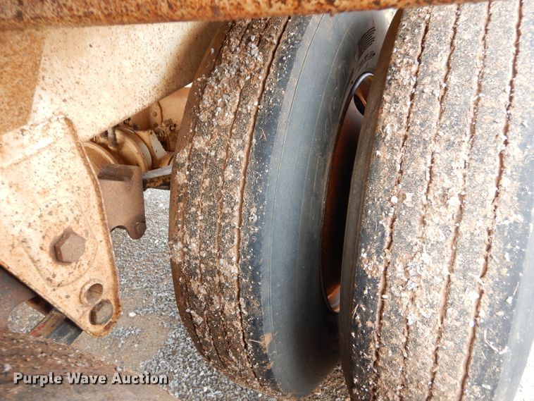 image for item GE9051 2014 Armorlite SBD-40 bottom dump trailer