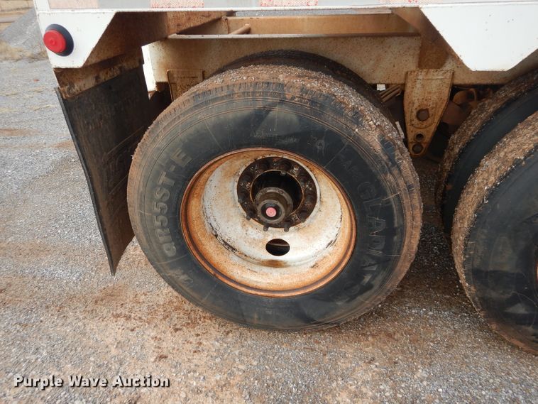 image for item GE9051 2014 Armorlite SBD-40 bottom dump trailer