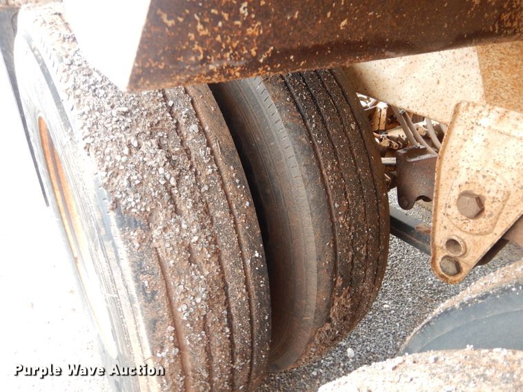 image for item GE9051 2014 Armorlite SBD-40 bottom dump trailer