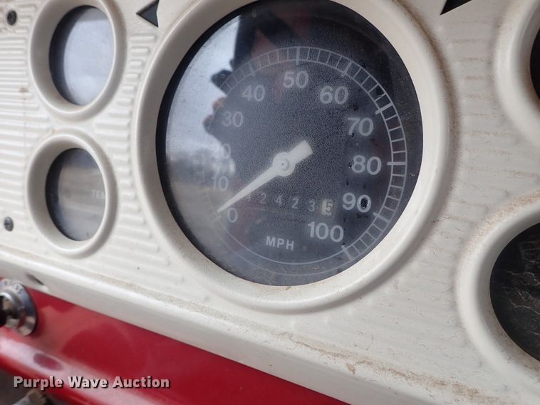 image for item GF9546 1972 Ford 600 dump flatbed truck