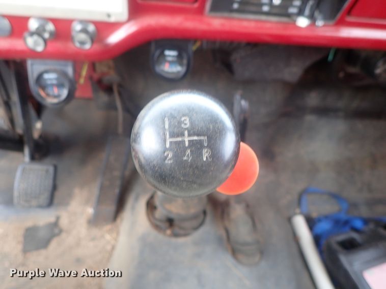 image for item GF9546 1972 Ford 600 dump flatbed truck