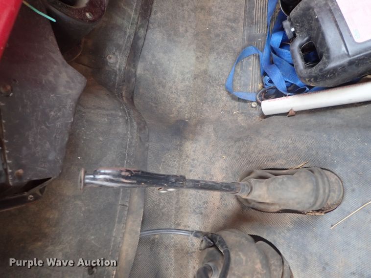 image for item GF9546 1972 Ford 600 dump flatbed truck