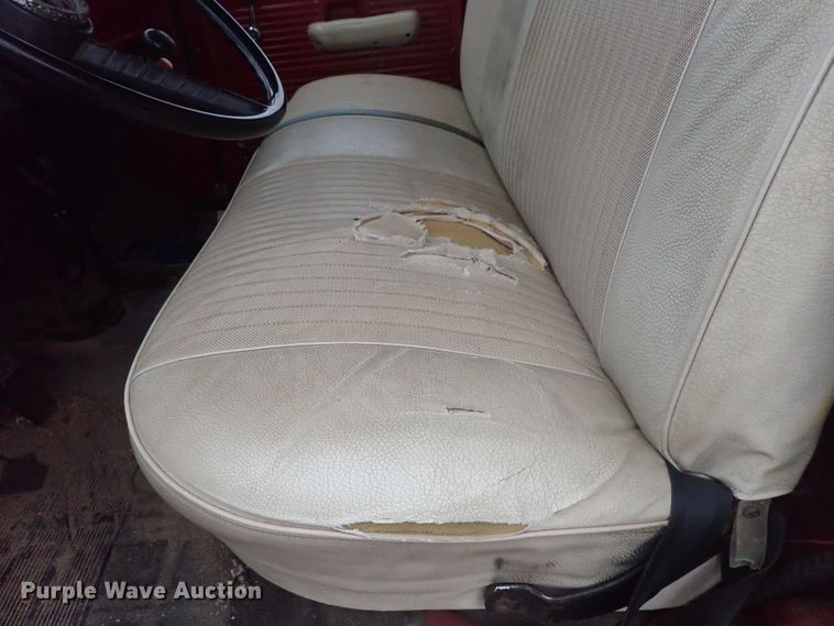 image for item GF9546 1972 Ford 600 dump flatbed truck