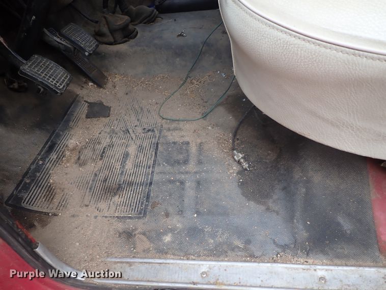 image for item GF9546 1972 Ford 600 dump flatbed truck