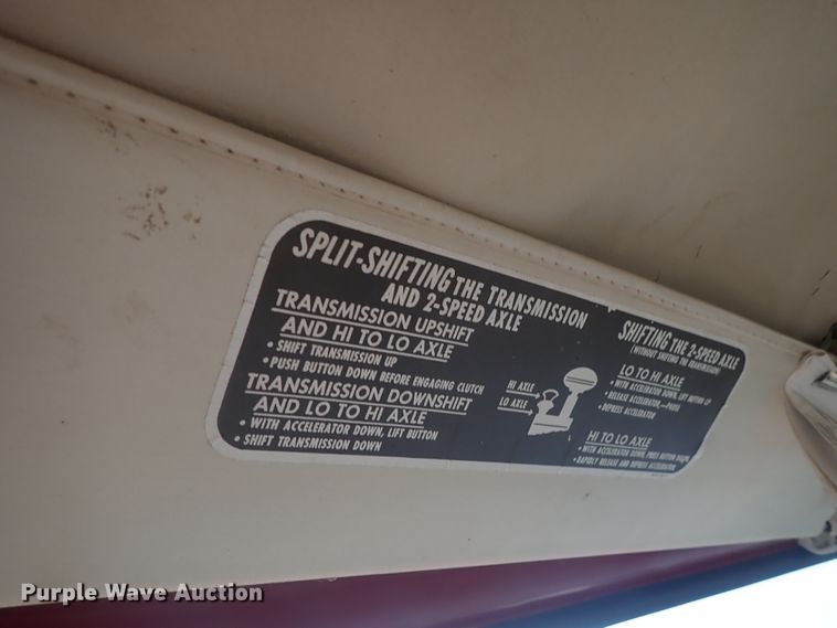 image for item GF9546 1972 Ford 600 dump flatbed truck