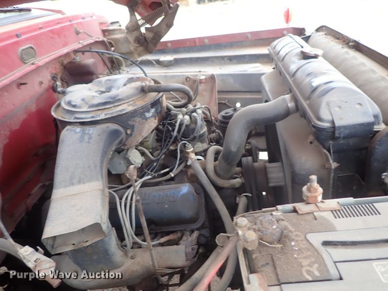 image for item GF9546 1972 Ford 600 dump flatbed truck