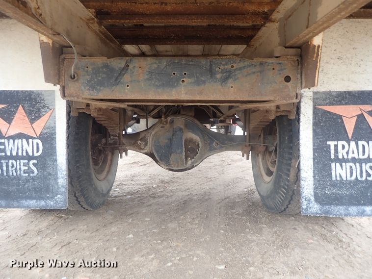 image for item GF9546 1972 Ford 600 dump flatbed truck