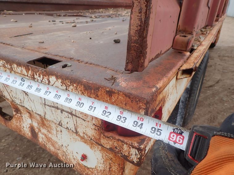 image for item GF9546 1972 Ford 600 dump flatbed truck