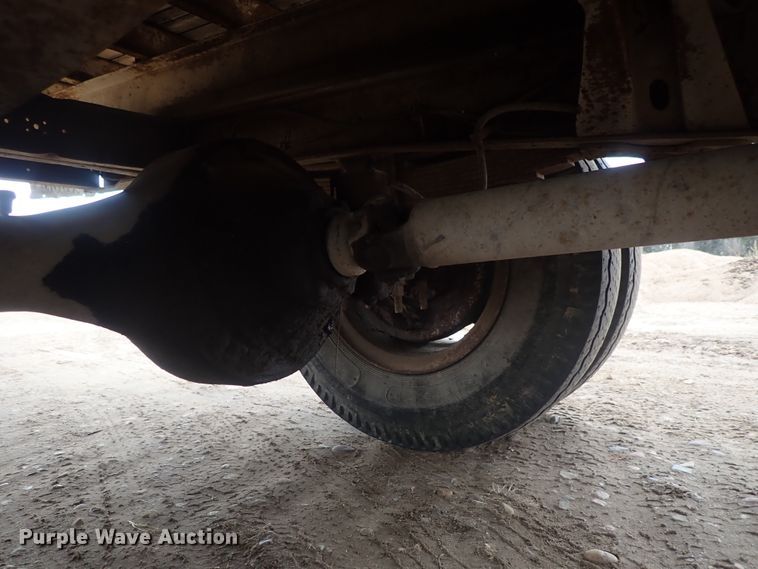 image for item GF9546 1972 Ford 600 dump flatbed truck