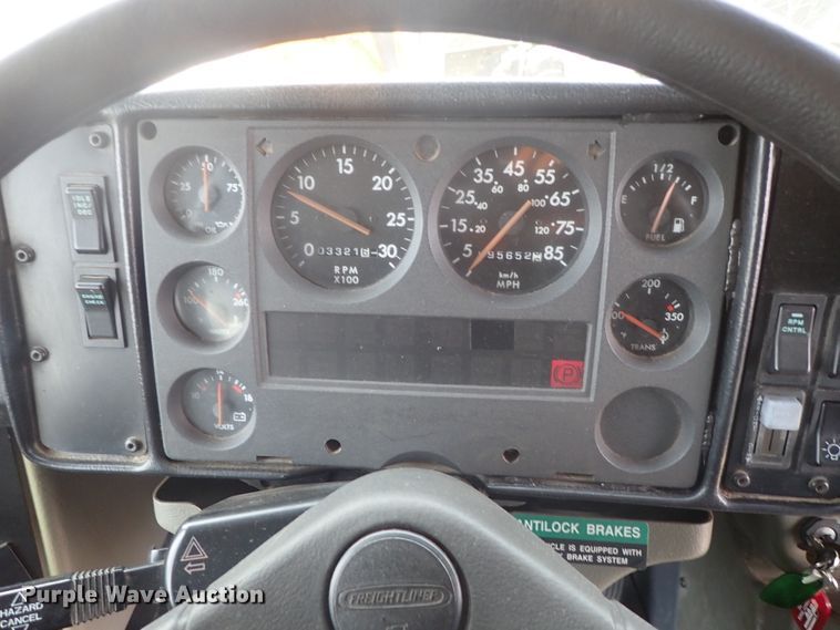 image for item GF9548 2000 Freightliner FS65 Thomas school bus