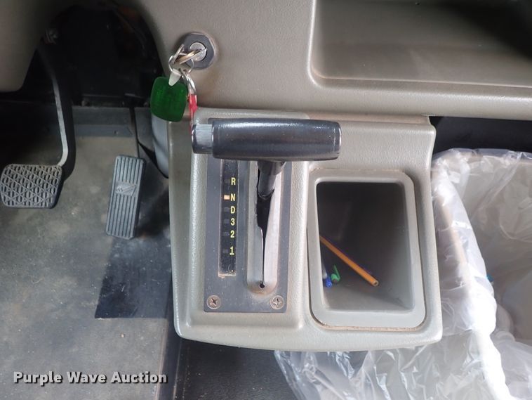 image for item GF9548 2000 Freightliner FS65 Thomas school bus